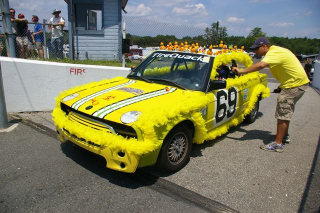 Illustration for article titled The 24 Hours Of LeMons New England 2009 Über Gallery, Part 4